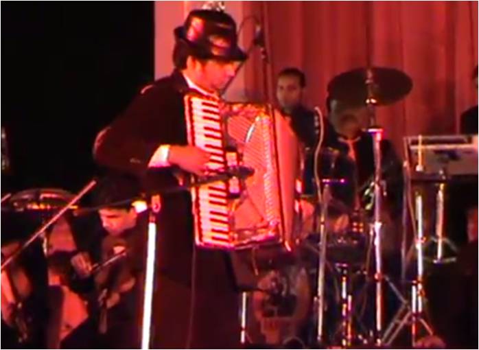 accordion player maharashtra