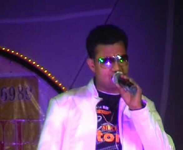 best male bollywood singer maharashtra