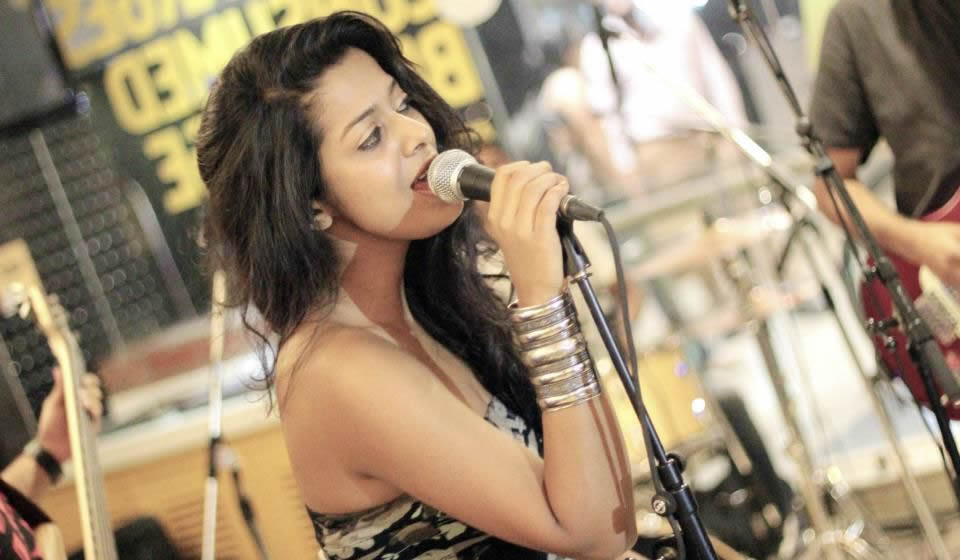 top bollywood singer maharashtra