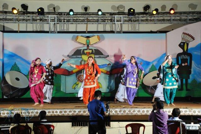 bollywood dance troupe maharashtra