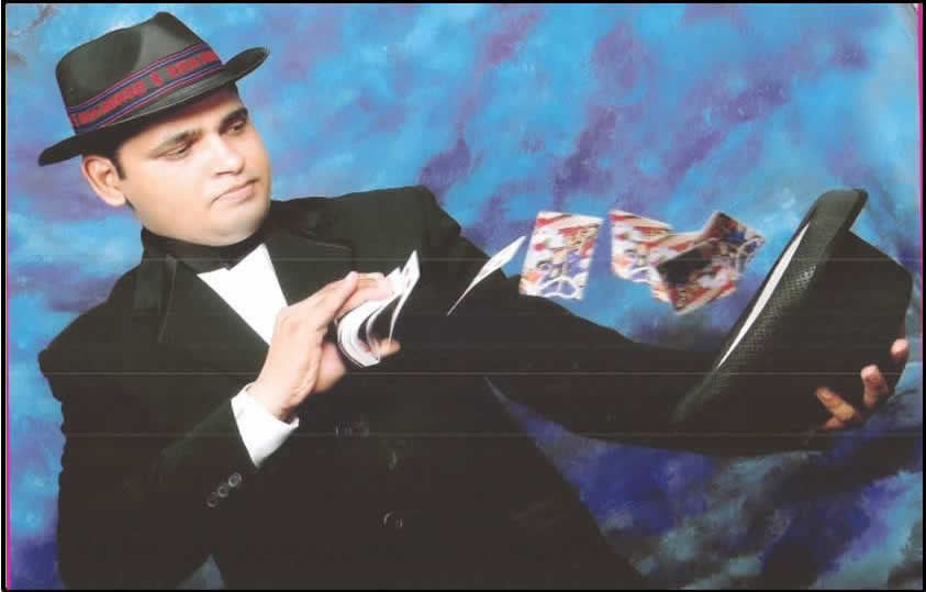 famous illusion artist maharashtra