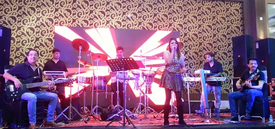 famous jazz singer maharashtra