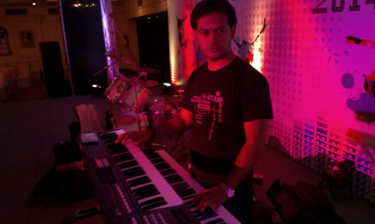 male keyboard player maharashtra