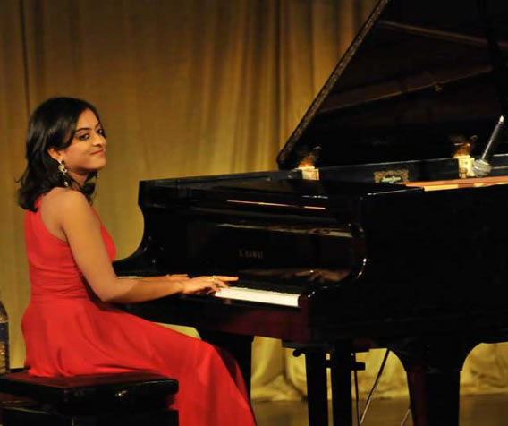 female piano player maharashtra